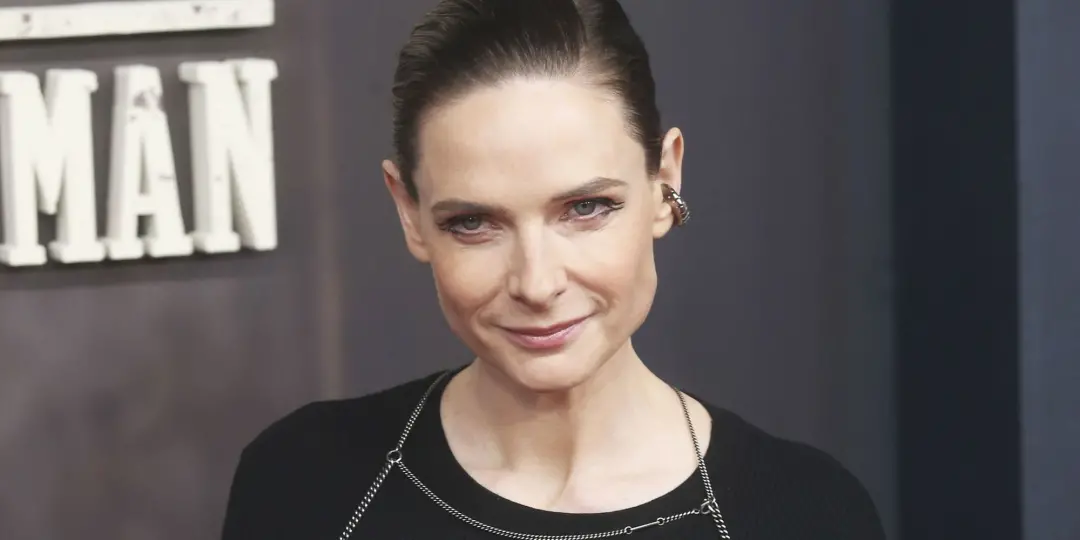 Rebecca Ferguson no filme Mercy, que bombou na Prime Video, tá com uma volta boa na carreira. O projeto, que foi mal na…