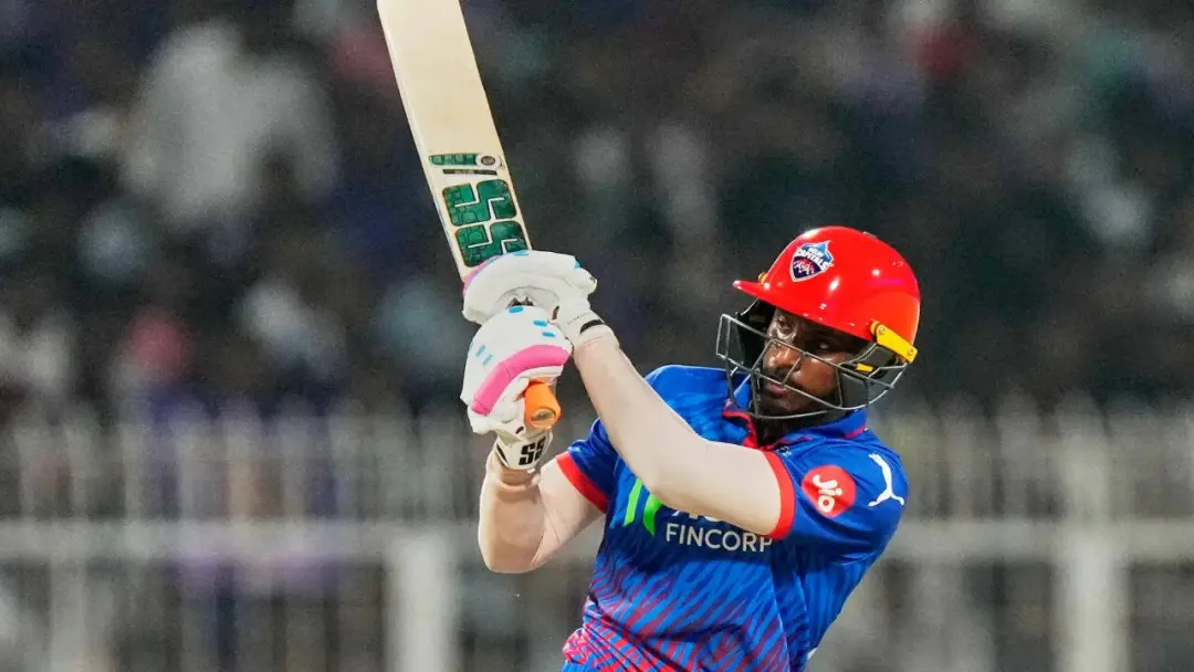 Abishek Porel, jogador do Delhi Capitals, conseguiu liberdade após mais de um mês preso por alegações de agressão e ame…