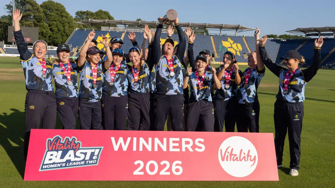 Glamorgan joga contra Middlesex na final da One Day Cup Women's League Two em Bristol. A vitória seria um final perfeit…