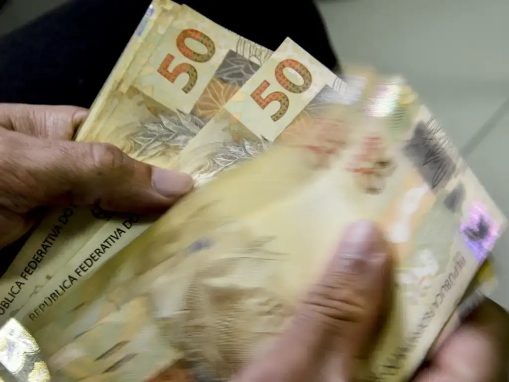 Mais de 23 milhões de pessoas têm dinheiro esquecido em bancos e financeiras, totalizando R$ 5,6 bilhões. Parece um mon…