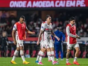 São Paulo usa o Corinthians como exemplo para traçar objetivo de salvar o ano. Ver um time grande sendo usado como case…
