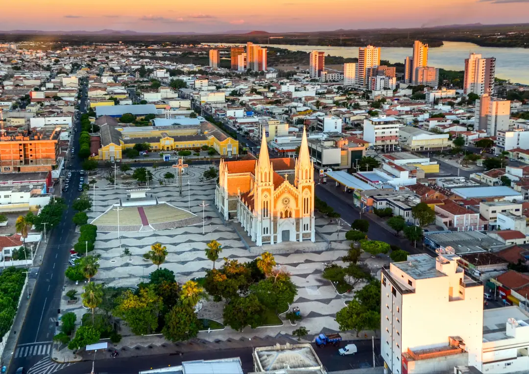 Aniversário de Petrolina, 131 anos, muda a rotina: órgãos públicos municipais e comércio ficam fechados na segunda, dia…