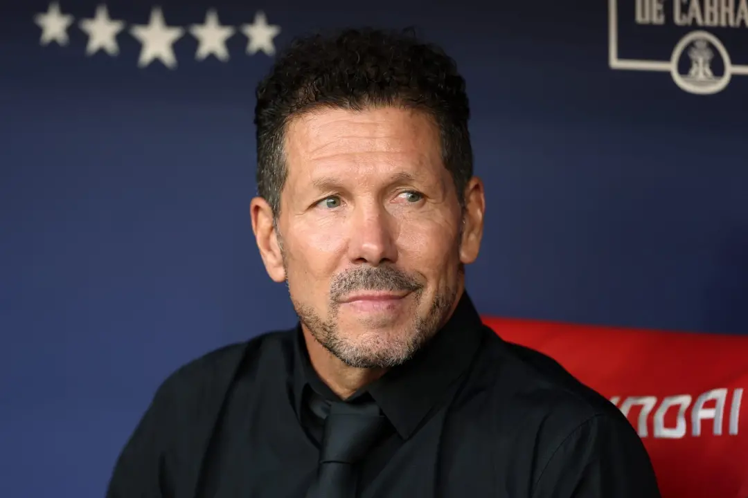 Simeone fala em tensão e empolgação pelo derby entre Atlético e Real Madrid no começo da temporada 2026/27. A rivalidad…