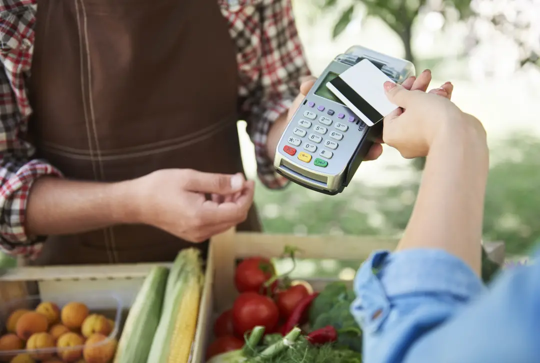 A partir de novembro de 2026, vale-alimentação e vale-refeição terão interoperabilidade entre redes de pagamento. Isso …