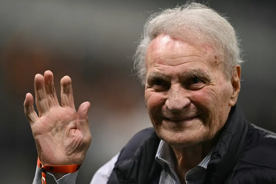 Sandro Mazzola, ídolo do Inter de Milão, faleceu aos 83 anos. Sua trajetória de 17 temporadas e a ligação com a Grande …