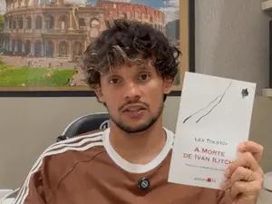 Livro de Tolstoi é o mais vendido da Amazon após a resenha de Gustavo Scarpa. A influência de figuras públicas no consu…