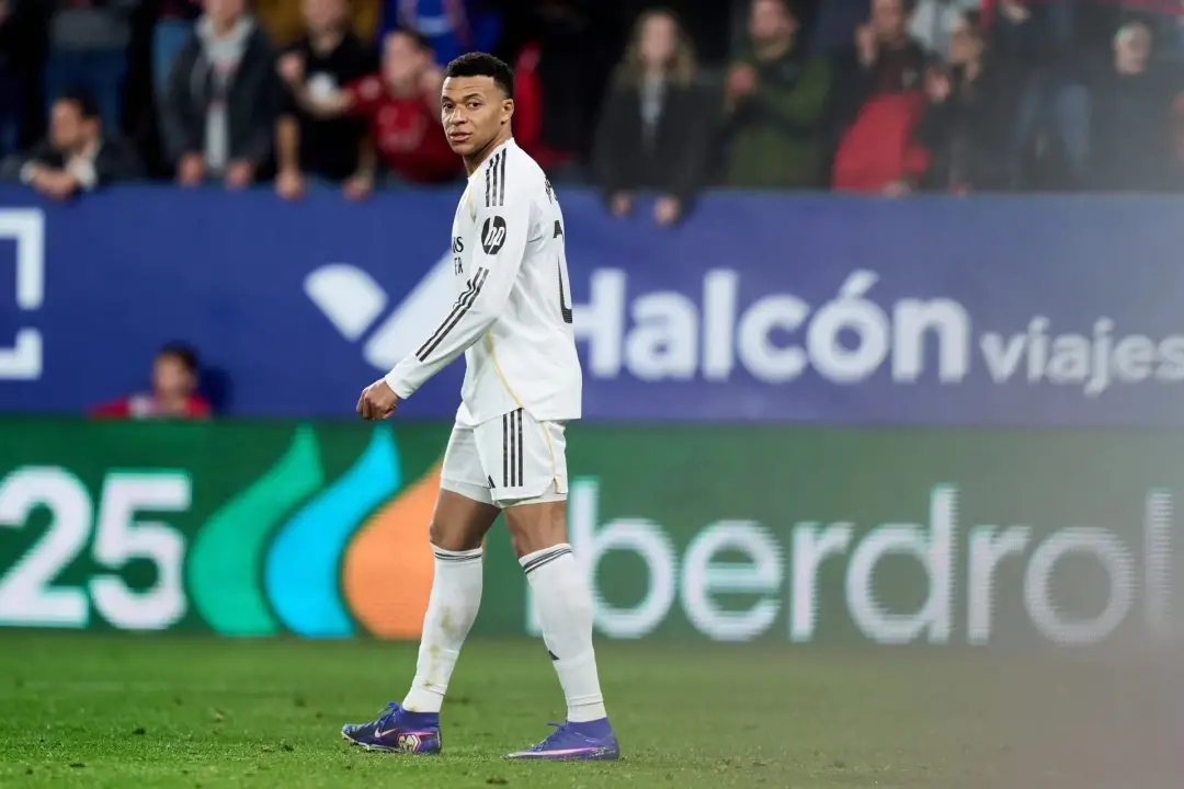 20 milhões por ano foi o valor que a Nike ofereceu para Mbappé em um contrato de 10 anos, valor que ele recusou. É impr…