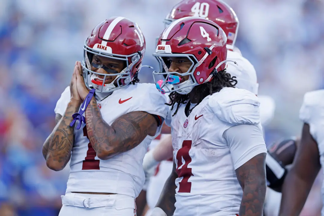 Georgia contra Arkansas às 11h, o jogo começa com a UGA parecendo imparável. Mas é estranho achar que o jogo pode ser m…