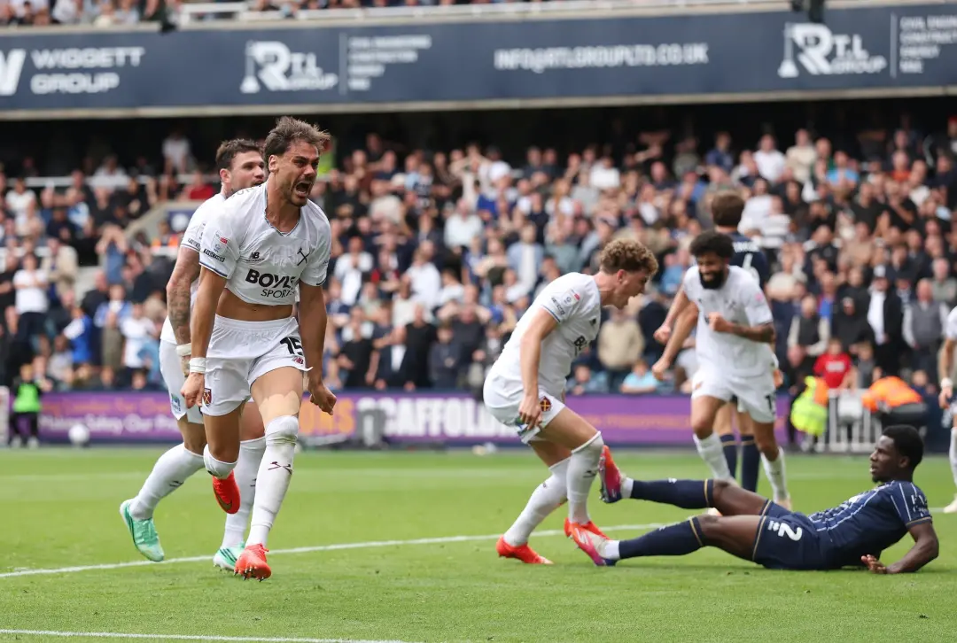 West Ham empatou em 2 a 2 com o Millwall no Derby dos Dockers. A recuperação dos Hammers de dois gols de diferença demo…