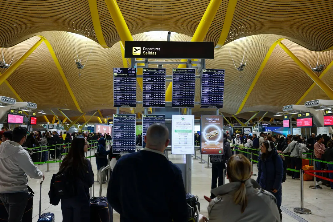 Aena investe quase 10 mil milhões pra aumentar a capacidade dos aeroportos até 2031. Projeções mostram que em 2041 as t…