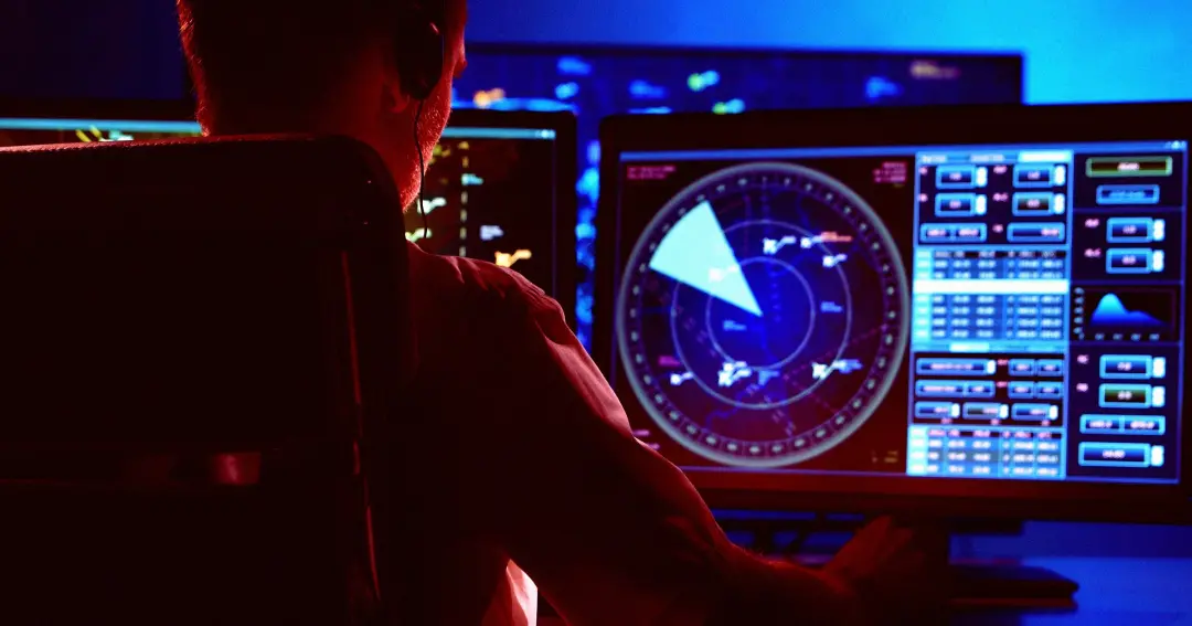 Milhões sendo gastos na FAA para botar inteligência artificial no controle de tráfego aéreo, começando em Washington D.…