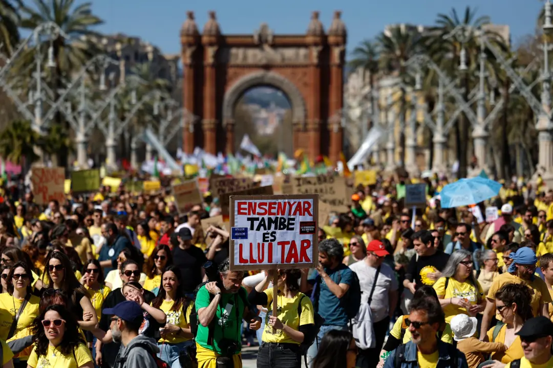 Docentes catalanes avisaram de novas greves porque os problemas educacionais continuam graves no novo ano letivo. Se o …