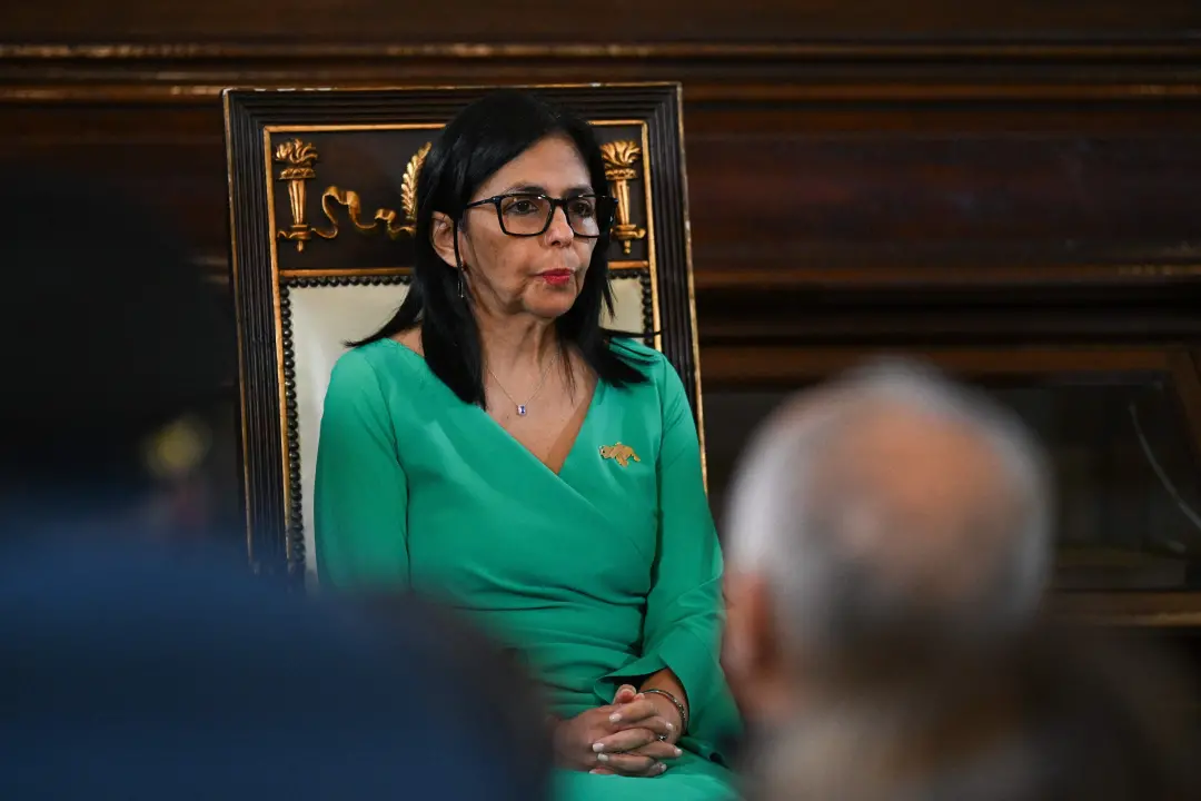 Delcy Rodríguez vai a Nova York e terá um encontro com Donald Trump na próxima semana. Essa mudança na postura venezuel…