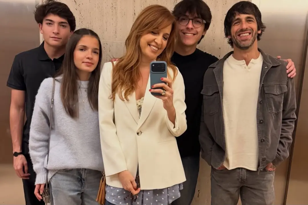 Poliana Abritta completou 51 anos e celebrou com o marido Chico Walcacer e os filhos trigêmeos. É bom ver a família jun…