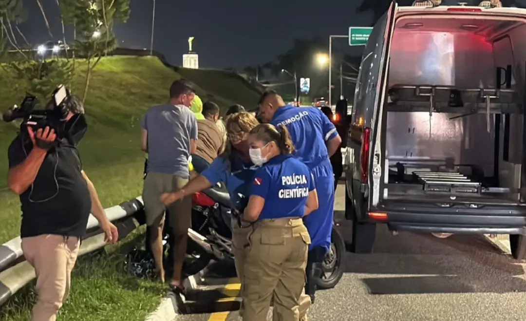 Avenida Centenário em Belém viu um acidente na noite de sexta, uma passageira morreu e o motociclista ficou em estado g…