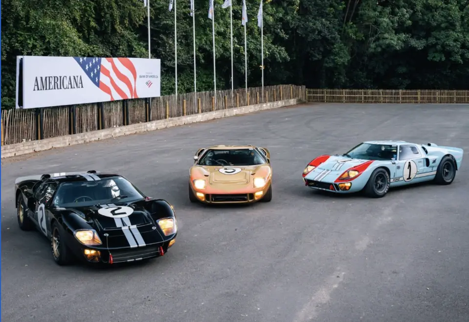 Goodwood Revival, em West Sussex, Inglaterra, mostra que corrida histórica não é só passeio. Jenson Button teve que ir …