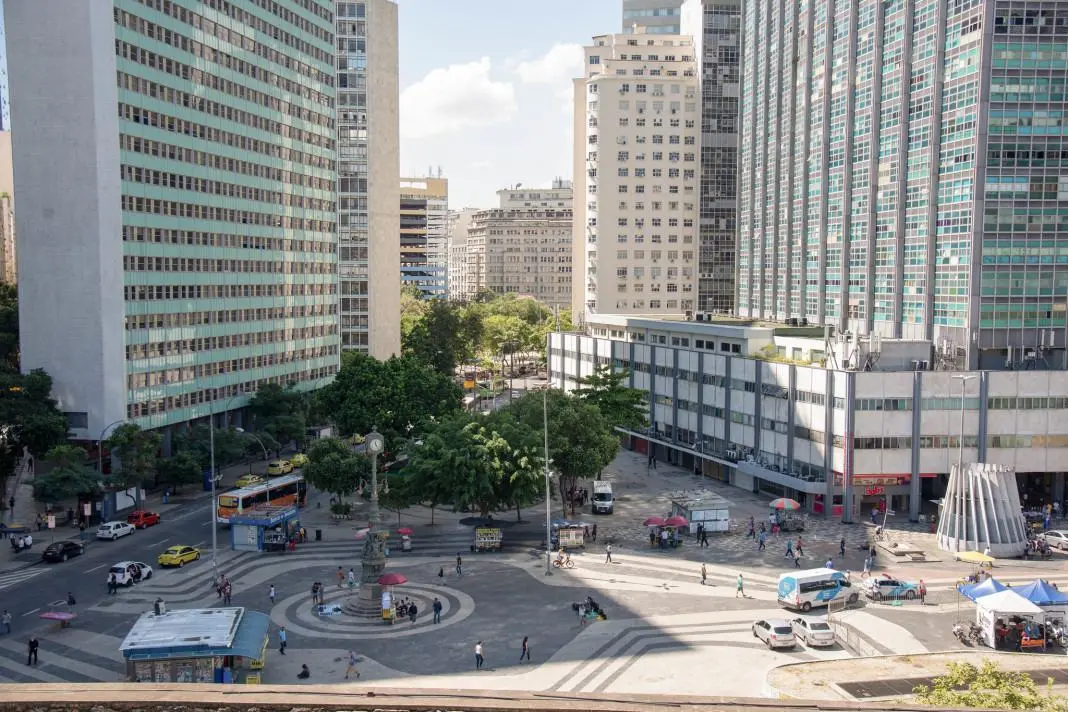 Itaú fez a maior locação de escritórios do Brasil, pegando 91,4 mil metros na Esther Towers em São Paulo. A ideia de qu…
