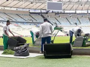 Maracanã vai ter plantão da madrugada pra cuidar do gramado depois da NFL. Essa manutenção mostra o cuidado com o espaç…