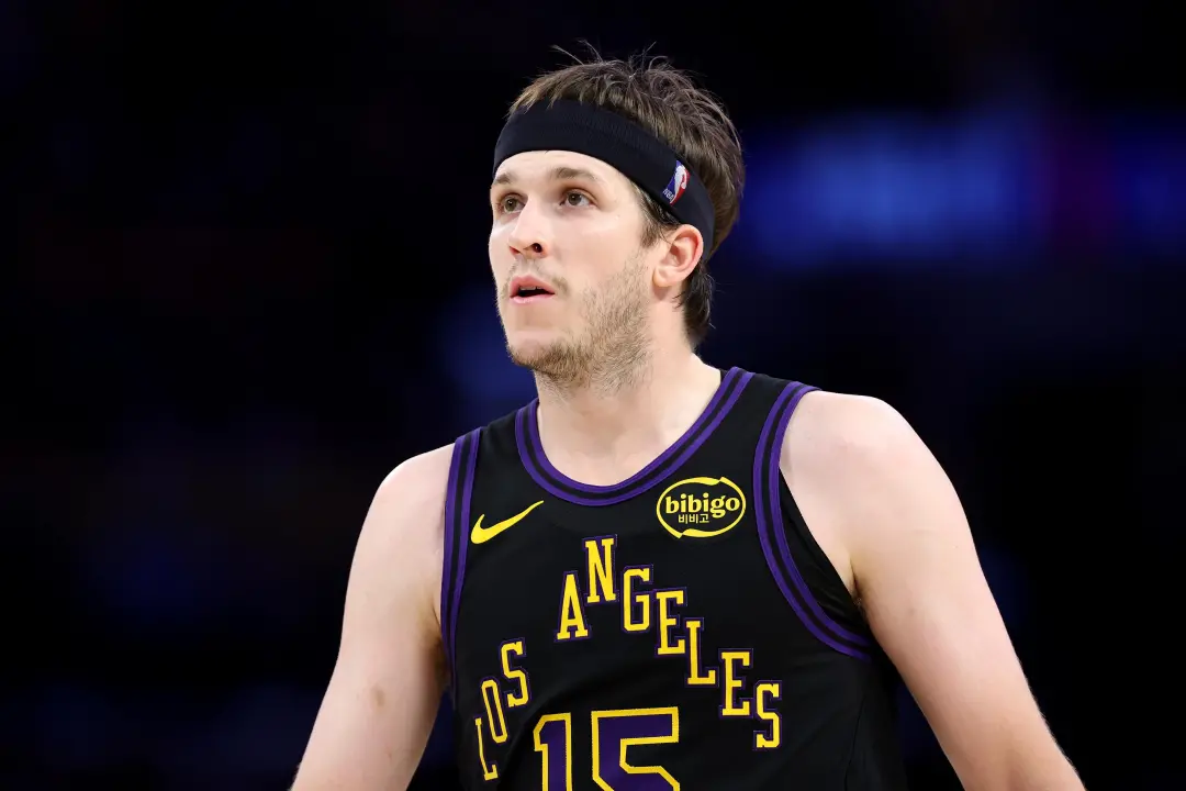 Luka Dončić no elenco dos Lakers tem previsão de MVP. Ele teve 33,5 pontos, 8,3 assistências e 7,7 rebotes por jogo no …