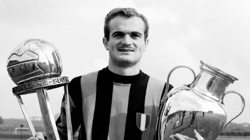 Sandro Mazzola, ídolo da Inter, faleceu aos 83 anos. Jogou 17 temporadas pelo clube italiano, sendo um destaque da Gran…