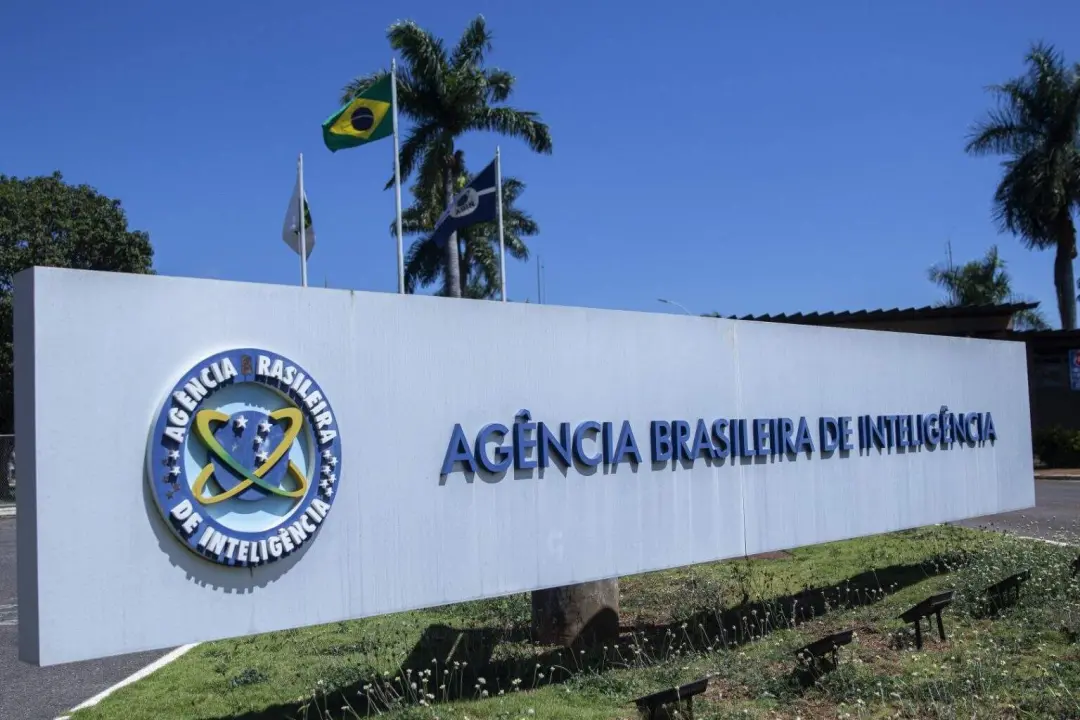 Relatório da Abin aponta risco de interferencia dos Estados Unidos nas eleicoes brasileiras. A intensificacao da pressa…