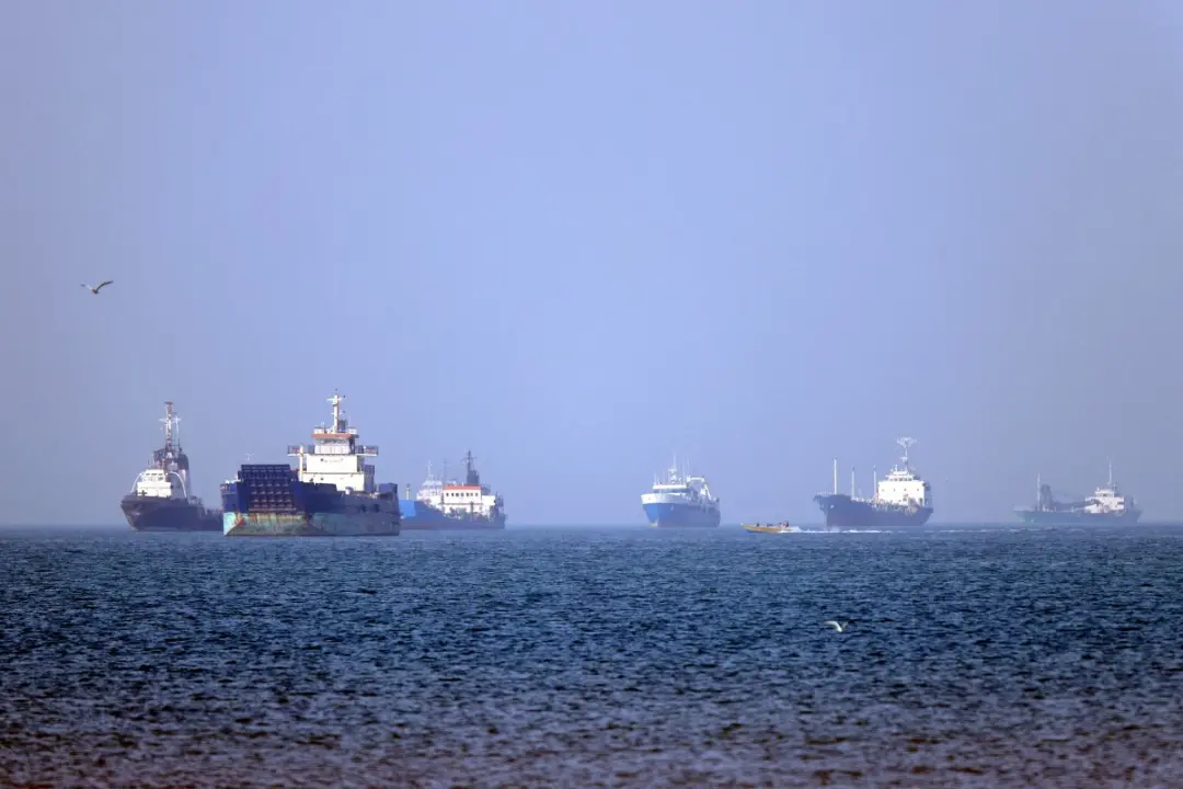 Nível mais alto em seis meses de petróleo no Estreito de Ormuz. Forças americanas ajudaram no transporte de mais de um …