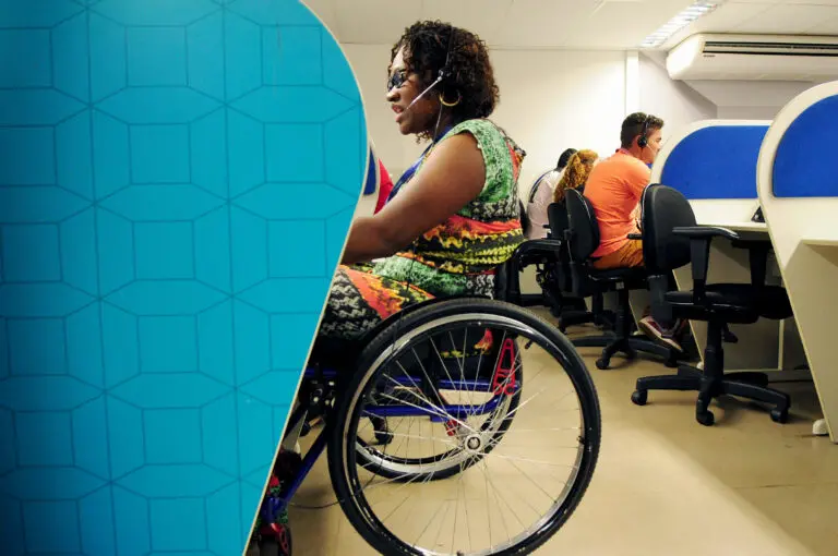 Apenas 1,5% das vagas para PcD são de liderança, aponta levantamento. Isso mostra que a inclusao foca muito no operacio…