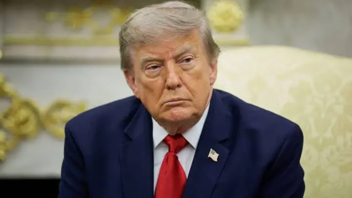 Donald Trump lançou uma enquete na Truth Social propondo nomes como Inteligência Superior ou Extrema para a IA, dizendo…