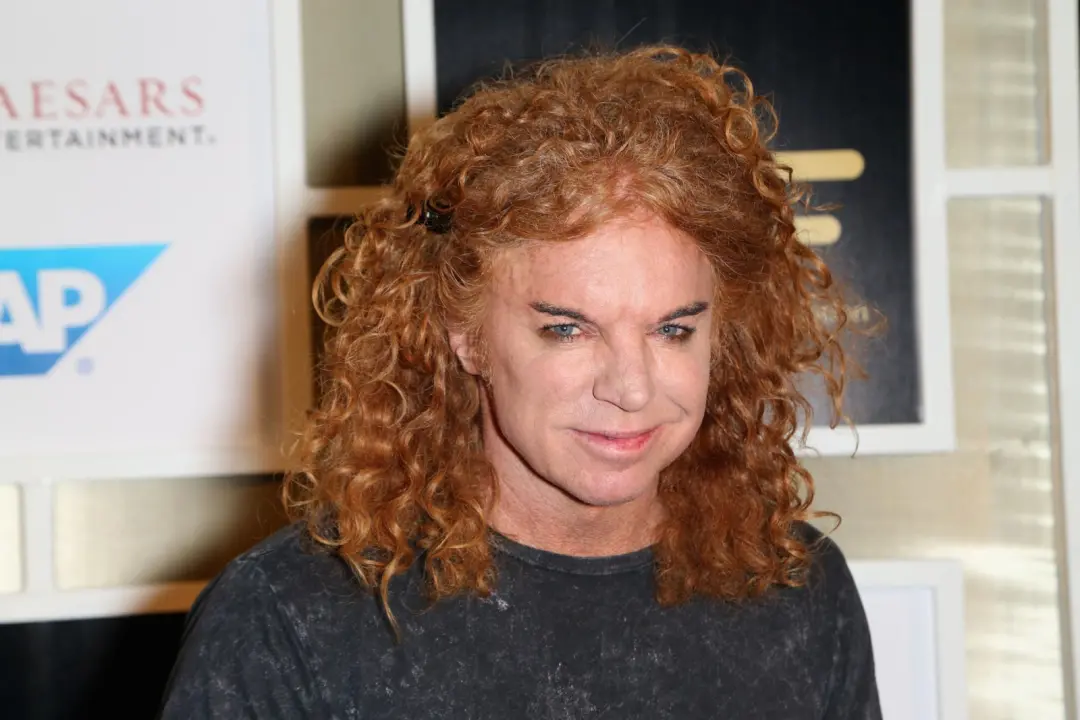 Carrot Top cancelou os shows em Las Vegas porque está se recuperando em hospital. A saúde em primeiro lugar, é o que a …