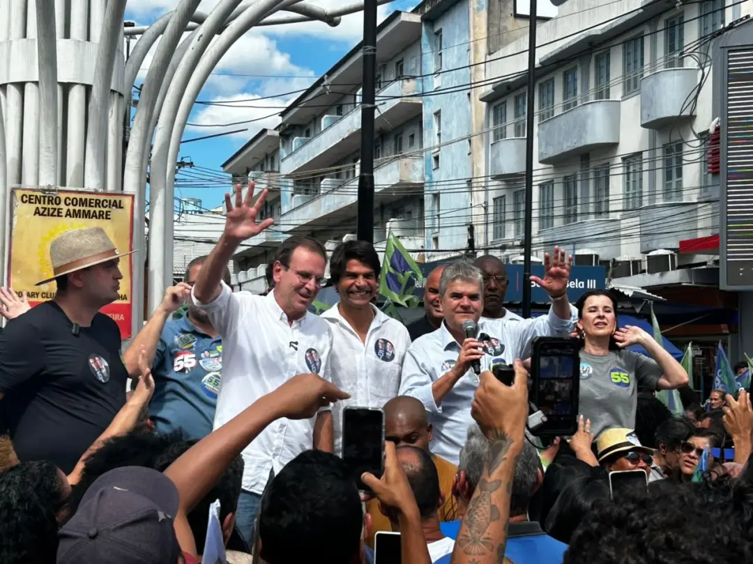 Eduardo Paes exaltou a parceria com Washington Reis durante caminhada no Centro de Caxias. Essa aliança mostra que a po…