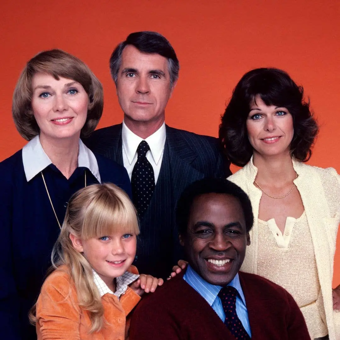Missy Gold, que fez parte do elenco de Benson, parou de atuar há 40 anos. É estranho pensar que um talento assim simple…