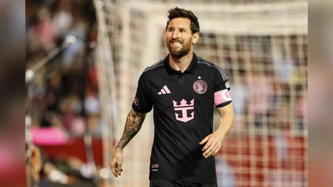 Messi compra 100% das ações do CD Eldense, da segunda divisão espanhola, fechando mais um clube em seu portfólio. É um …