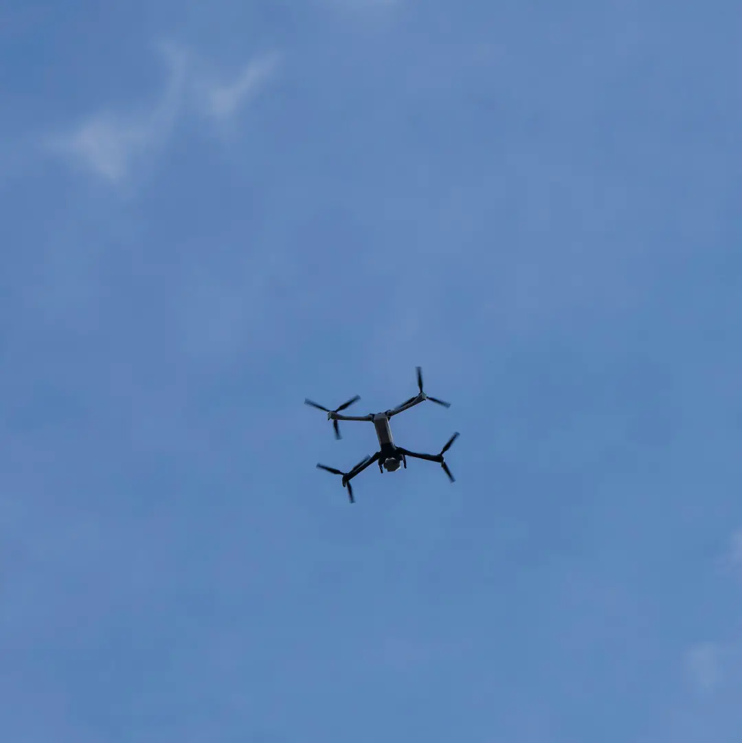 Cidades americanas enfrentam risco de drones com avanço da Inteligencia Artificial, alerta um fórum de pesquisa policia…