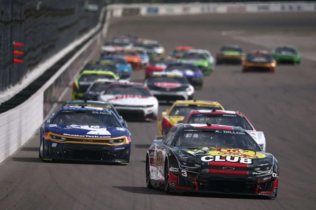 Bristol Motor Speedway recebe a Corrida Noturna Bass Pro Shops no sábado, com a disputa do campeonato apertada. Hamlin …