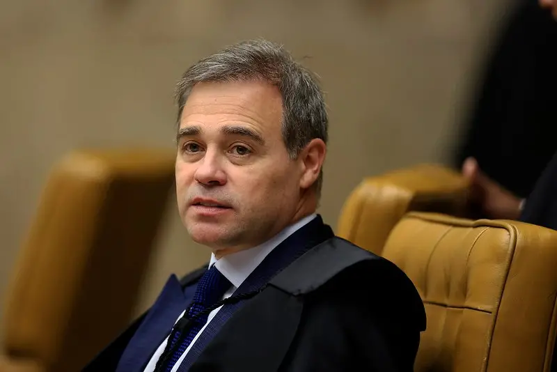 Mendonça e Fux não conseguiram acessar a íntegra dos dados do celular de Vorcaro, conforme ofício enviado à PF. Isso mo…