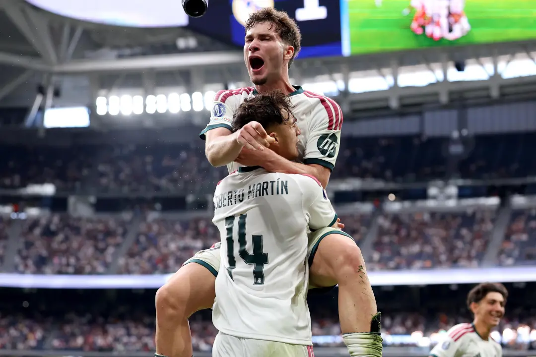 La Fábrica venceu a Copa Intercontinental Sub-20 no Bernabéu, batendo o Santiago Wanderers por 3 a 1. Quatro títulos em…