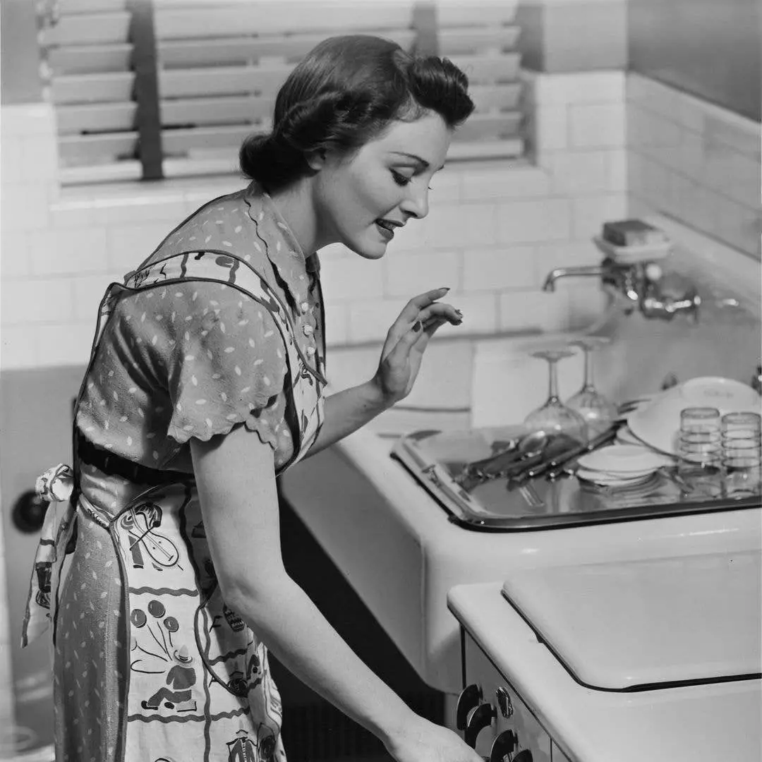 Noas cozinha dos anos 60, 9 aparelhos eram comuns e sumiram do dia a dia. Essa diferença mostra como a gente mudou a ro…