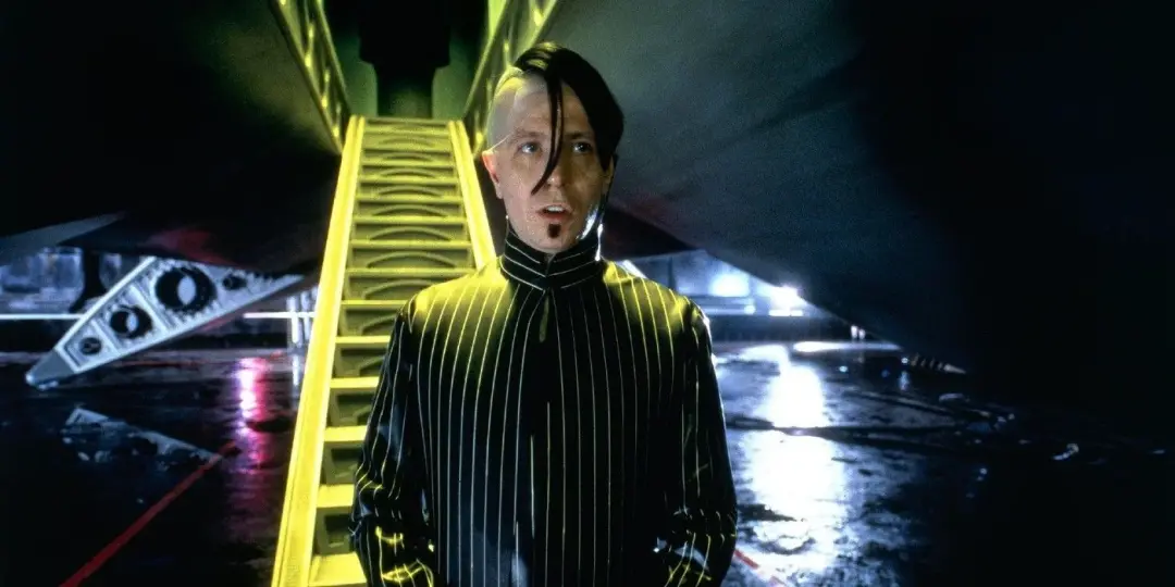 Gary Oldman contou que Luc Besson lia as falas dos atores no filme de ficção científica dos anos 90, o que ele achou co…