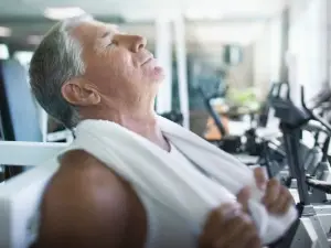 Recuperação após exercício físico demora mais com a idade. É um processo natural que a gente precisa respeitar, pois a …
