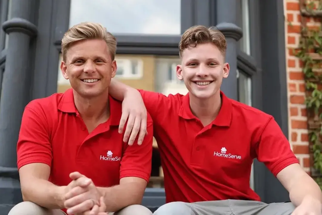 Jeff Brazier admitiu que cometeu erros ao criar seus filhos Bobby e Freddy, após a morte de Jade Goody em 2009. A terap…