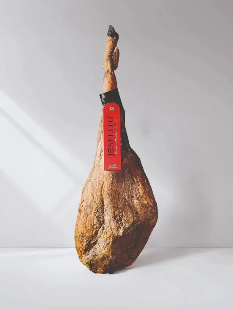 Jantar Joyas a la Mesa em Goiânia custa R$ 1.394 por pessoa, trazendo Jamón Joselito Vintage e vinhos Vega Sicilia. A c…