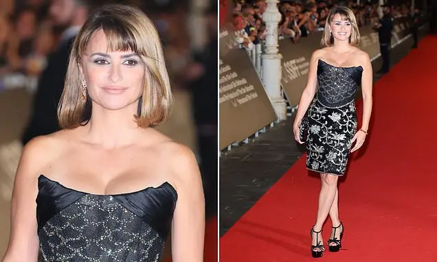 Penelope Cruz surgiu glamourosa em um minivestido preto bordado no tapete vermelho do Festival Internacional de Cinema …