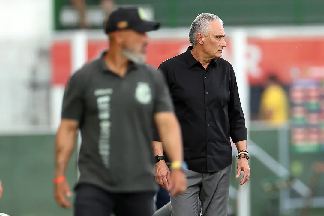 Botafogo perde para Mirassol e fica com 35 pontos no campeonato. A atuação, com defesa frágil e ataque inoperante, most…