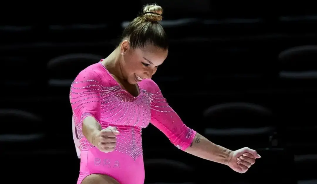 Flávia Saraiva conquistou ouro nas barras assimétricas da Copa do Mundo de Ginástica na Hungria com 13,366 pontos. É um…