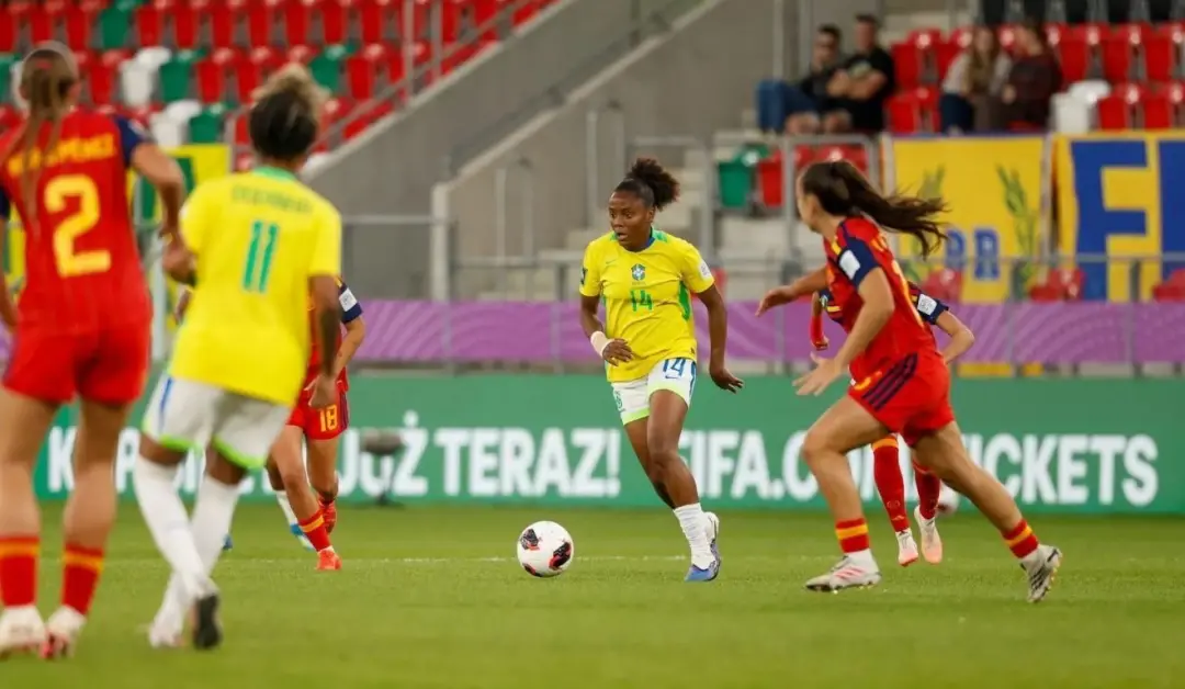 Espanha vence Brasil por 1 a 0 no Mundial Sub-20, com Pau Comendador marcando aos 27 minutos. A vitória espanhola demon…