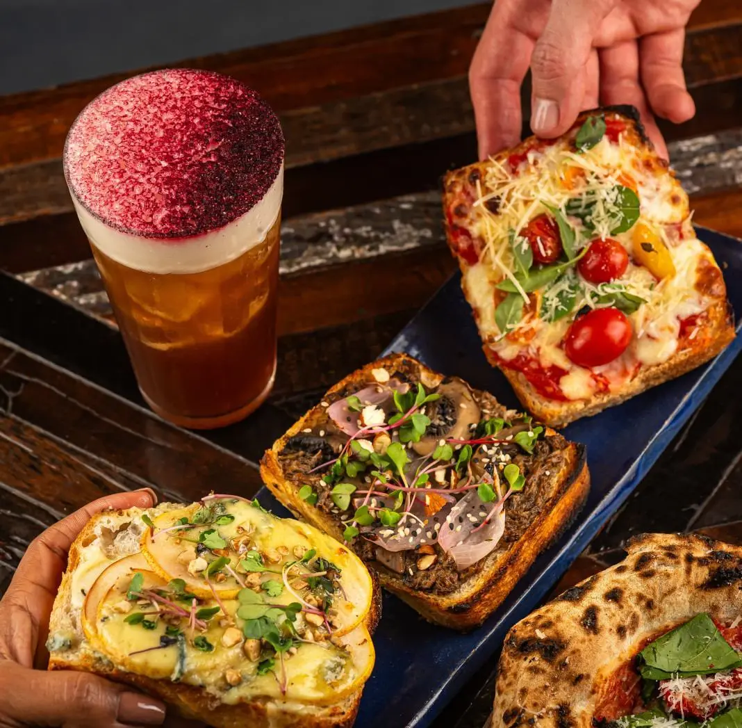 Ella Pizzaria abre para almoço aos fins de semana no Jardim Botânico, servindo pizzas napolitanas das 12h às 16h. Goste…