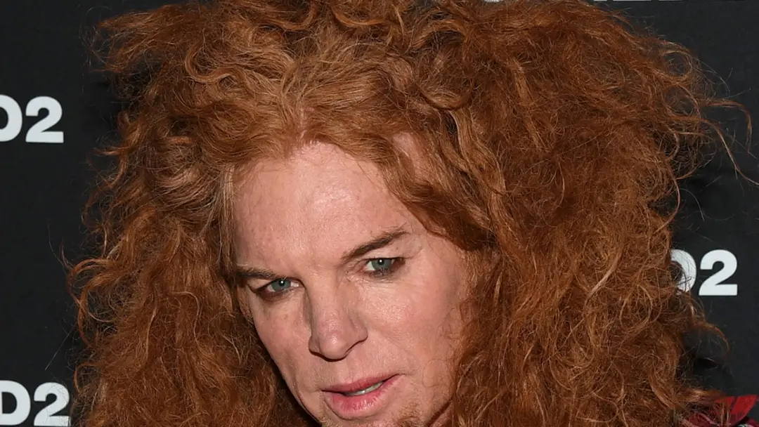 Carrot Top, de 61 anos, teve seu advogado alegando tentativa de extorsão por parte de Brian Evans antes do seu ato de s…