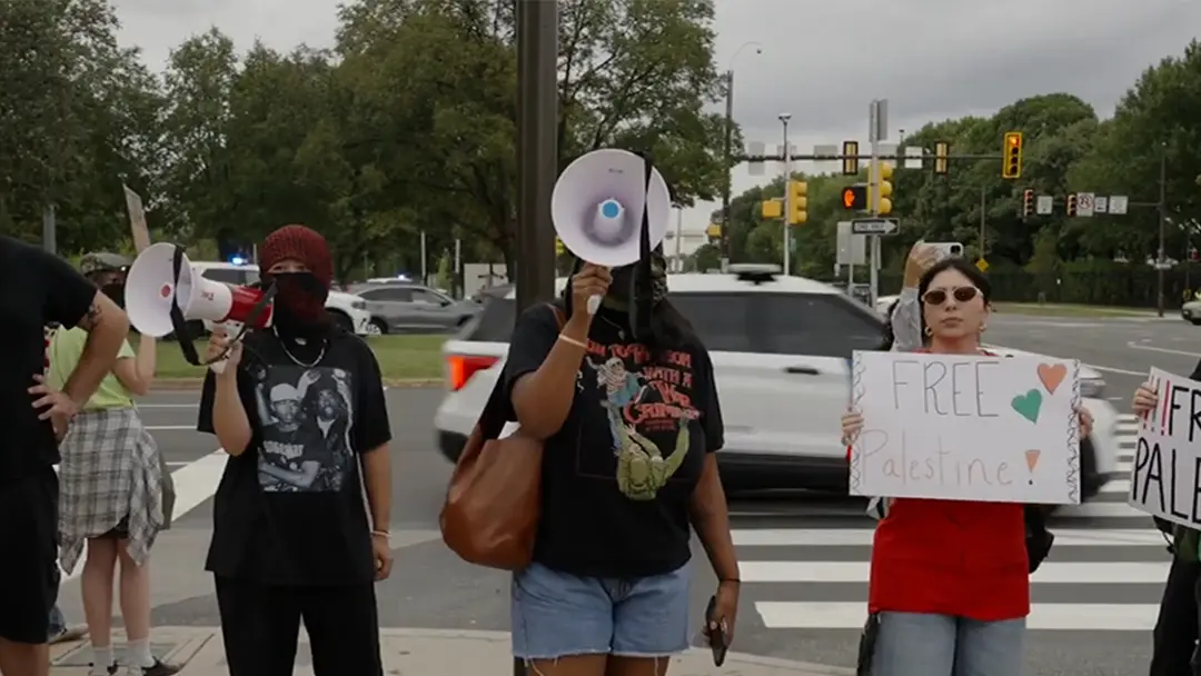 Protestos de apoiadores palestinos encontraram fãs do Ed Sheeran em Filadélfia com gritos inapropriados no Lincoln Fina…