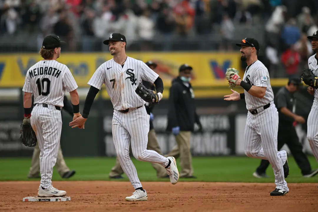 Três a um, White Sox vencem os Tigers, e a mentalidade de ir um jogo por vez mostra força. Seguir jogando mesmo depois …
