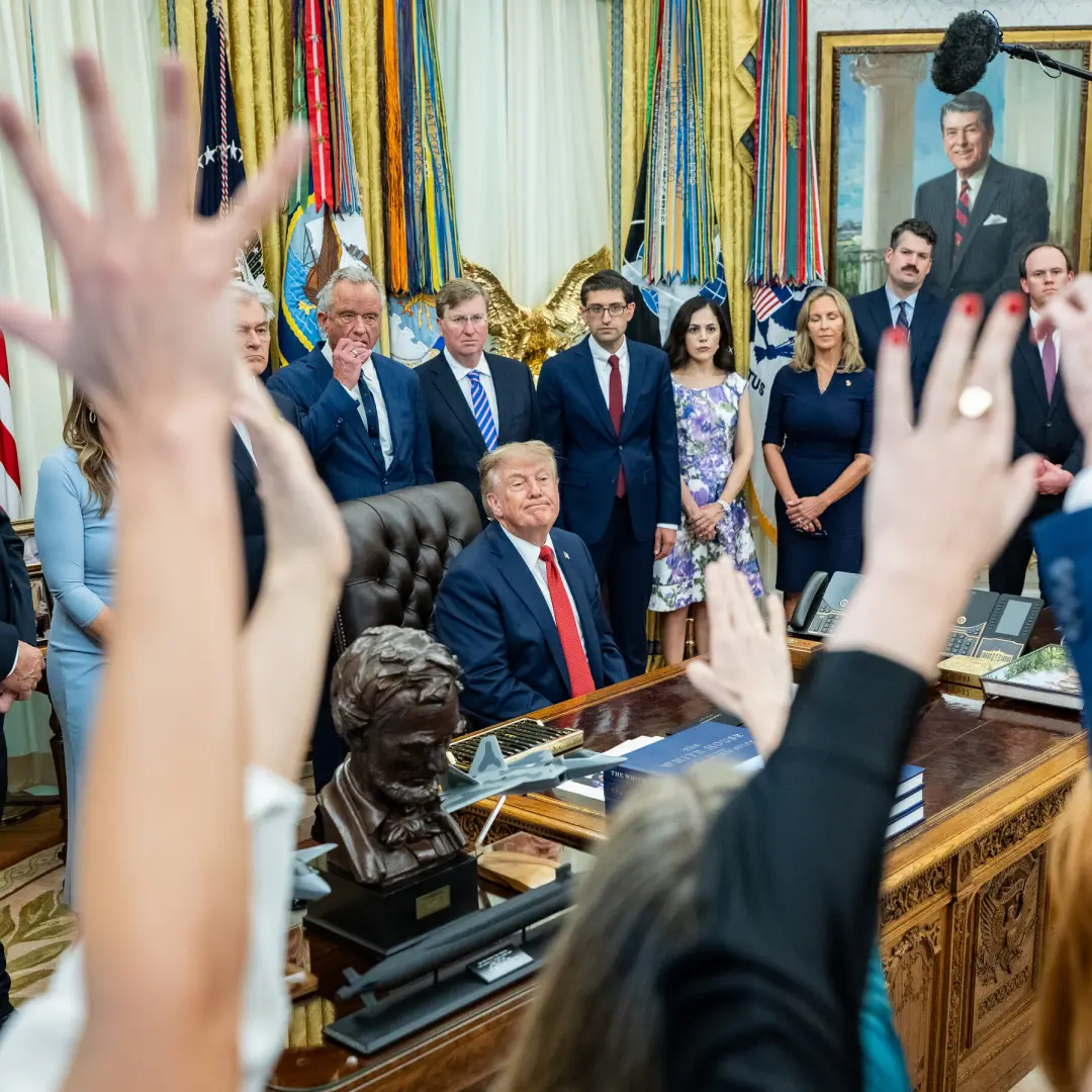 Trump baniu três veículos de mídia da Casa Branca. Isso segue um padrão de usar o governo contra quem ele considera ini…
